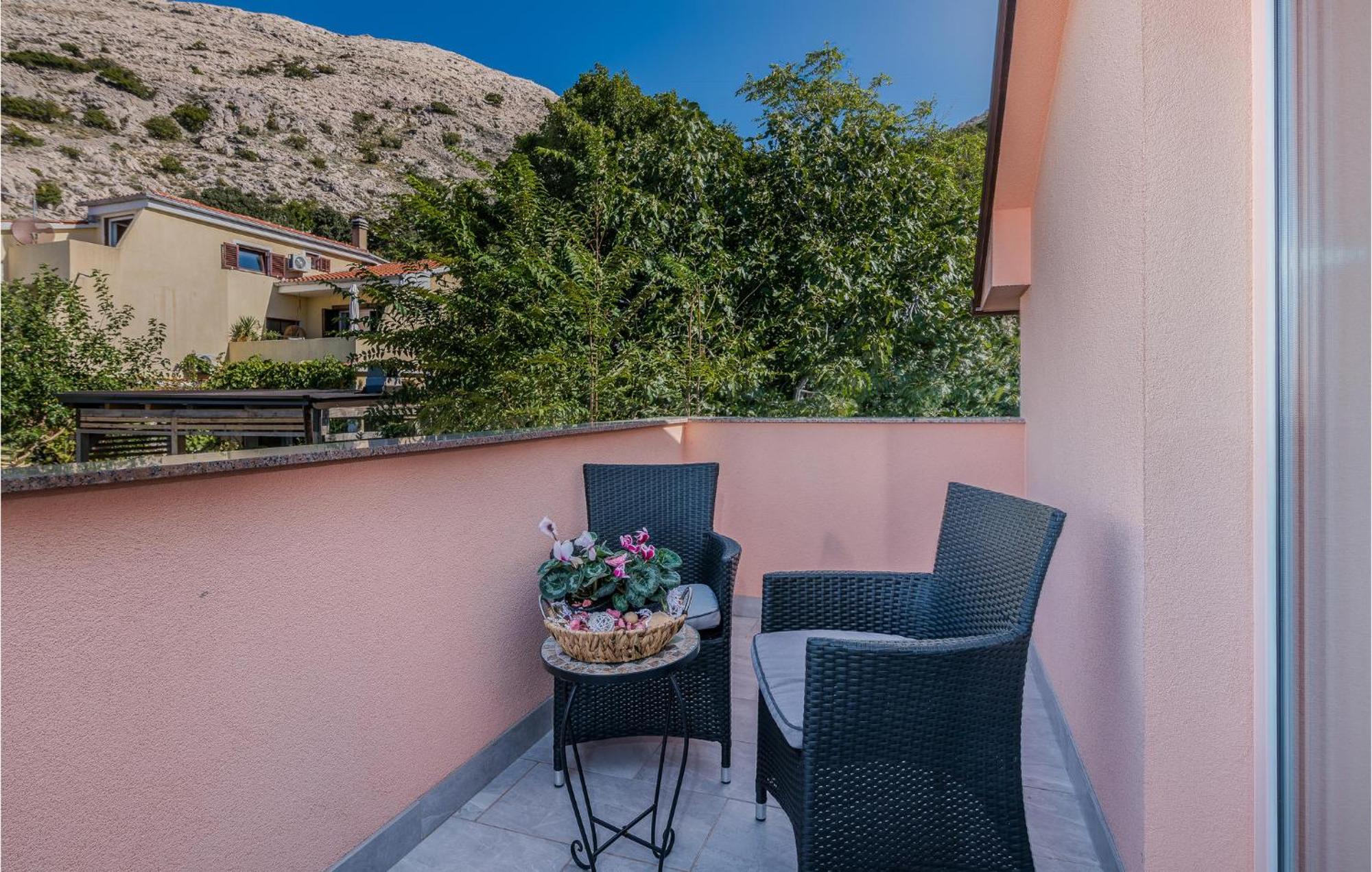 Nice Apartment In Stara Baska With Kitchen المظهر الخارجي الصورة